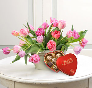 20 rosafarbene gefüllte Tulpen mit Lindt „Von Herzen“