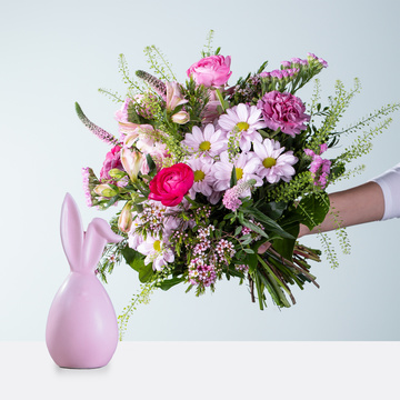 Osterfest mit rosa Keramikhase 